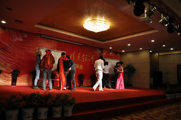 子夜无人免费观看