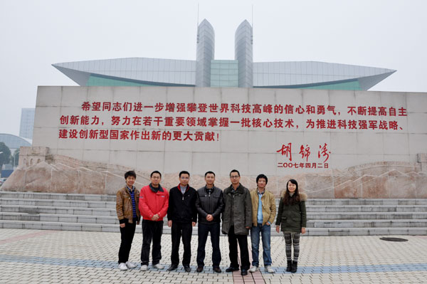 子夜无人免费观看