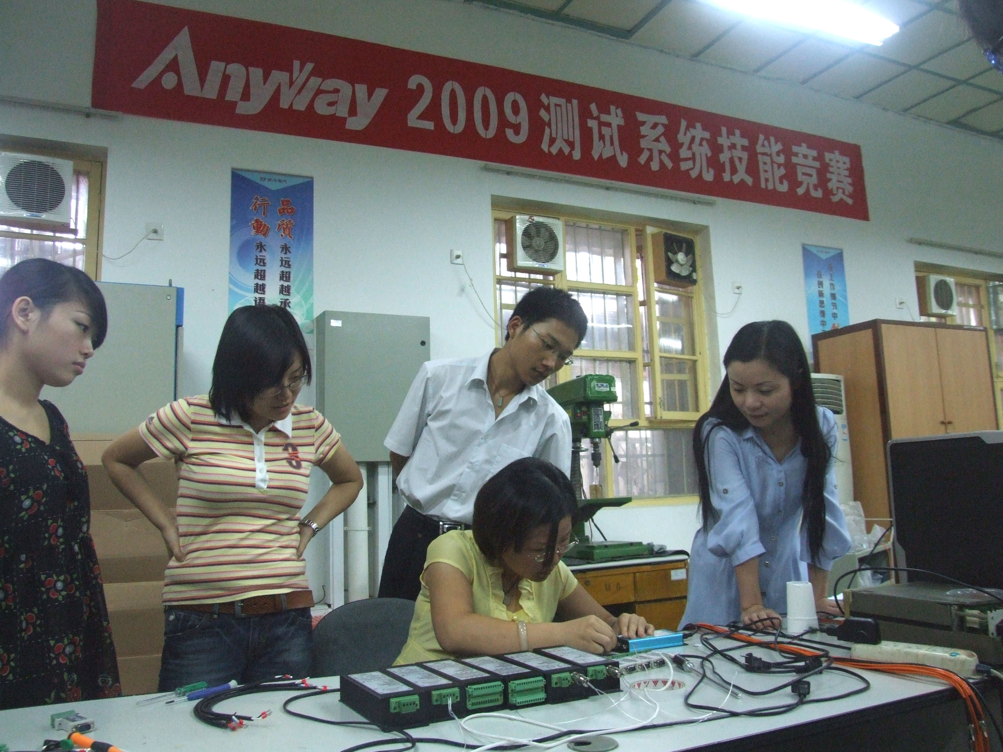 子夜无人免费观看