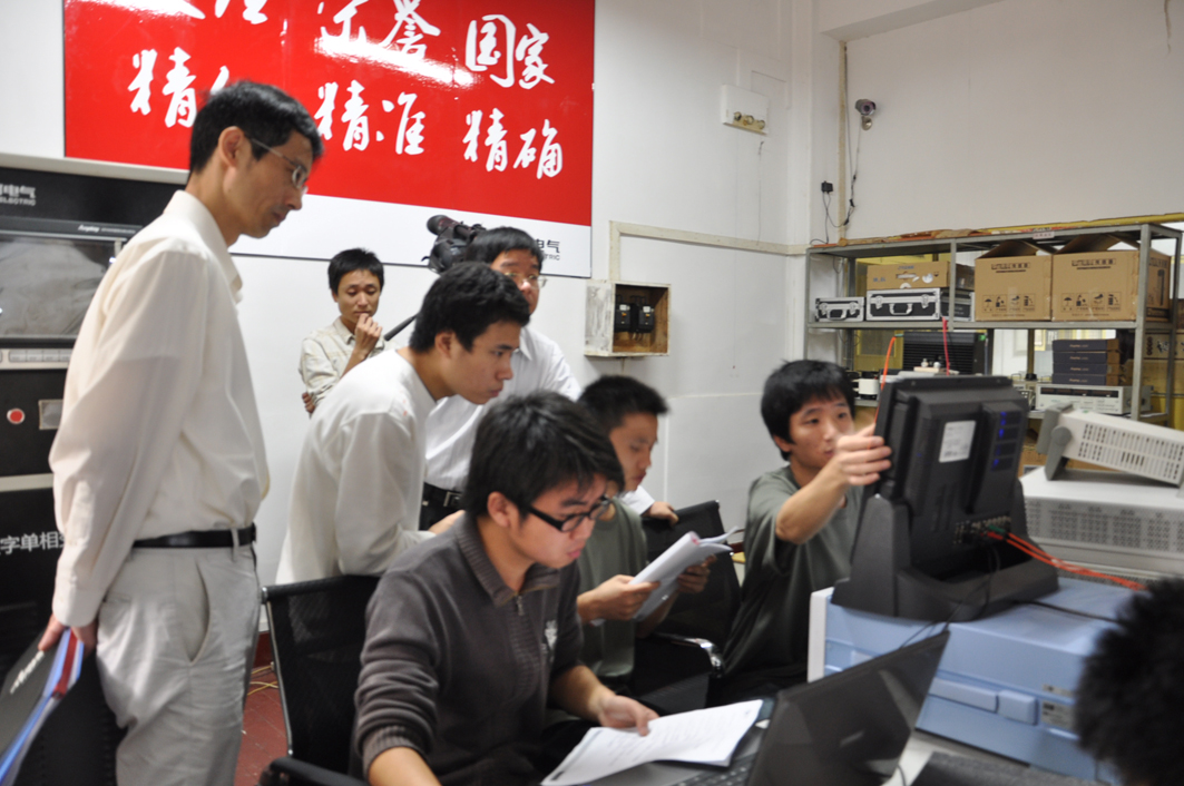 子夜无人免费观看