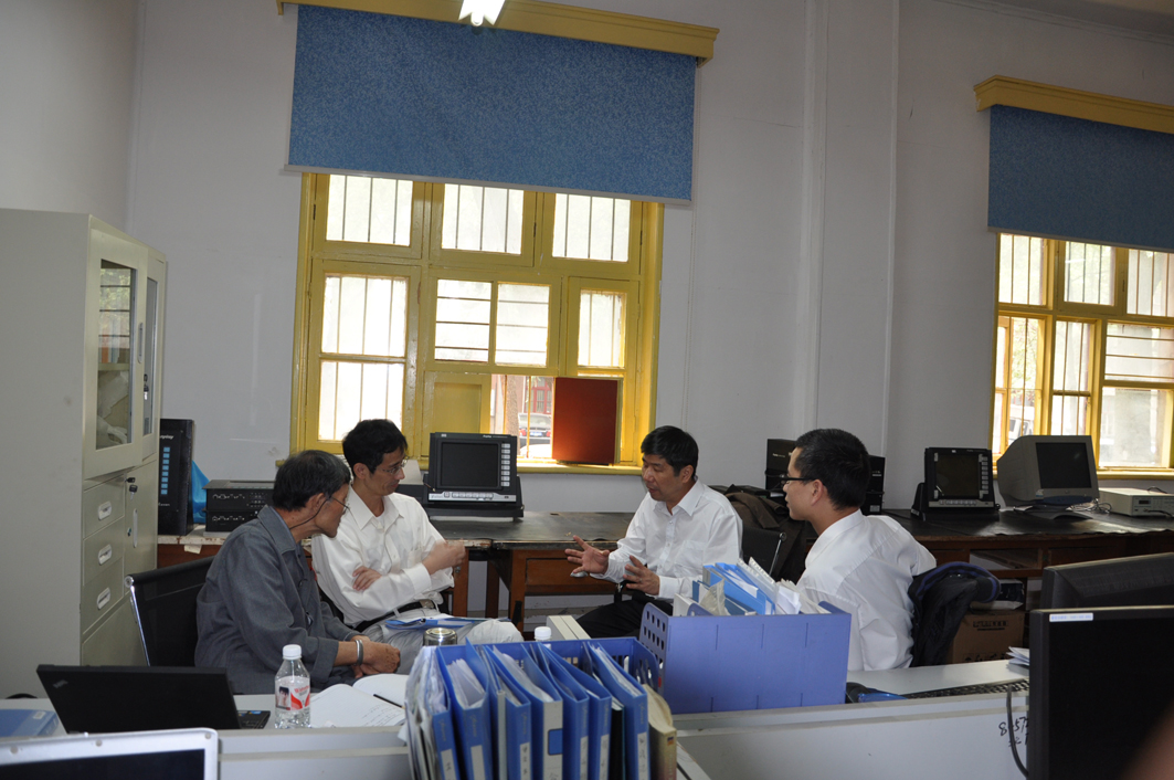 子夜无人免费观看