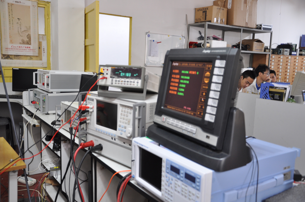 子夜无人免费观看