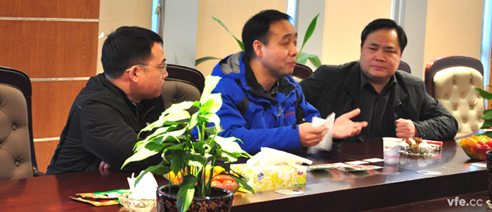 全国电磁计量技术委员会邵海明秘书长在湖南省计量检测研究院李庆先副院长的陪同下,莅临银河电气指导工作 全国电磁计量技术委员会邵海明秘书长在湖南省计量检测研究院李庆先副院长的陪同下,莅临银河电气指导工作