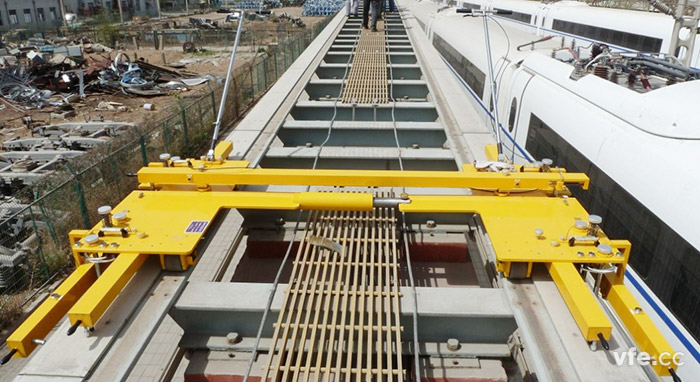 国防科大研制的第一版H型轨检仪 国防科大研制的第一版H型轨检仪