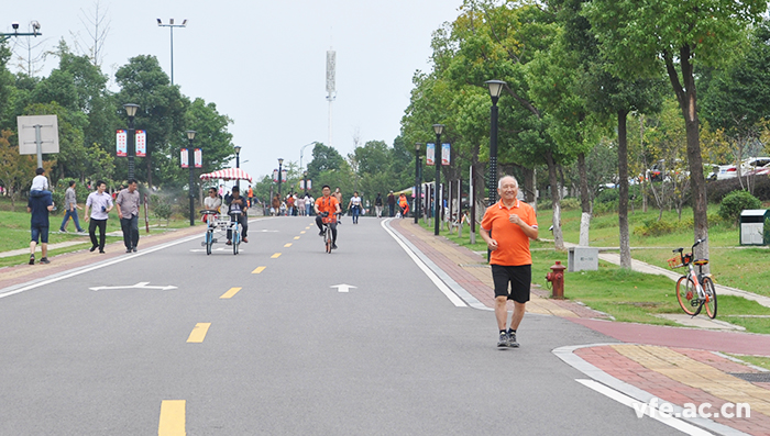 老当益壮 老当益壮